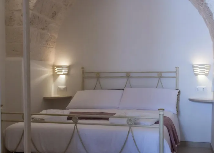 Dante - Typical Apulian Чистернино